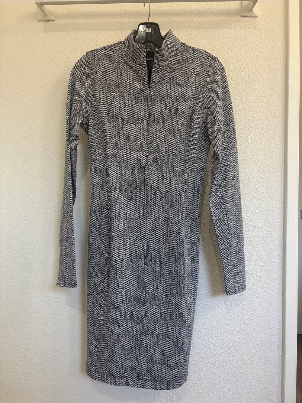 Athleta Black & White Long Sleeve Herringbone-Inspired Knit Dress
